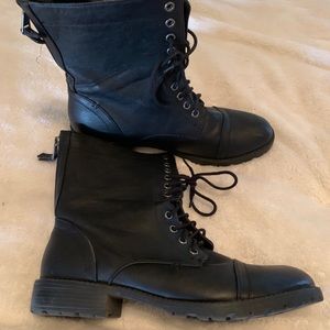 Women’s combat style boot in black